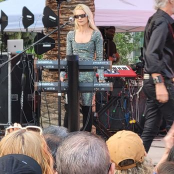 Pershing Square - Best set of the day was Men Without Hats, Sahara Sloan, on backup vocals and keyboards caught my eye.  Grrr baby!!! Very Grrr!!! - Parks Near Me - Los Angeles, California