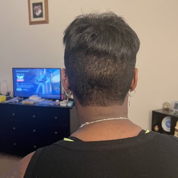 Foil & Tone - The back isn't even straight - Hair Salons Near Me - Pasco, Florida Foil & Tone - The back isn't even straight - Hair Salons Near Me - Pasco, Florida