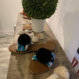 Cut sandals with Pom poms! Cut sandals with Pom poms!