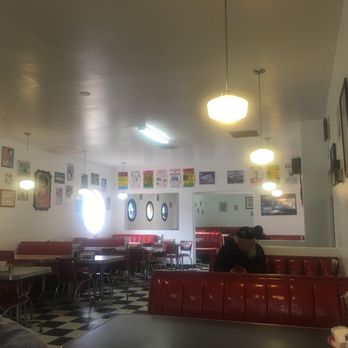 Flashbacks Fountain & Grill - Burgers Near Me - Newport, Oregon Flashbacks Fountain & Grill - Burgers Near Me - Newport, Oregon