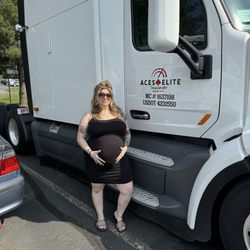 Ray's Truck Sales - Peterbulit 2018! This sleeper kept me and my twins comfortable