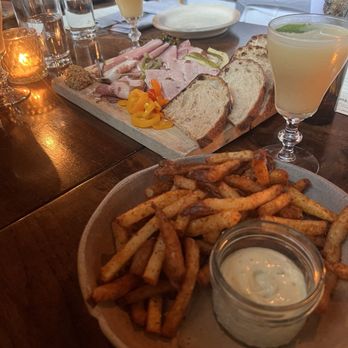 Fox and Pearl - New American Near Me - Kansas City, Missouri