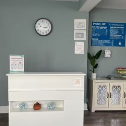 R's Wellness Spa - Front desk at R's Wellness Spa