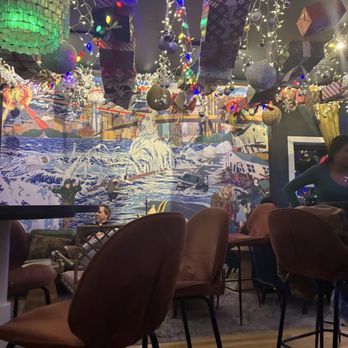 Tiny House - Cocktail Bars Near Me - Omaha, Nebraska