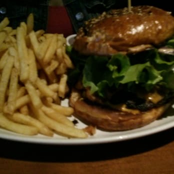 JOEY Eaton Centre - Handpressed burger - Canadian (New) Near Me - Toronto, Ontario