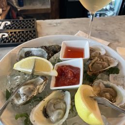 Raw Bluepoint Oysters Raw Bluepoint Oysters