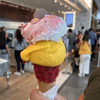 Venchi - Gelato Near Me - Santa Clara, California