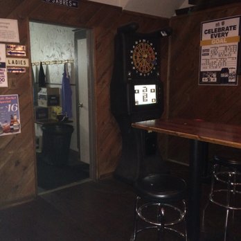 Mo's Place - Bars Near Me - Buffalo, New York