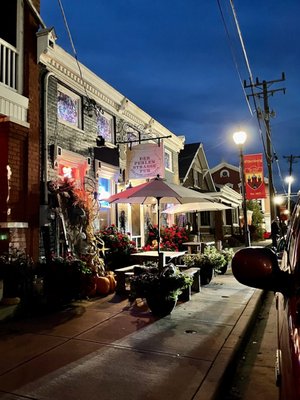 Pearl Street Pub by null