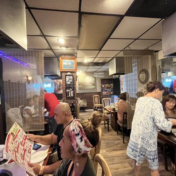 Ginza Won Restaurant - diners at the counter - Korean Near Me - Honolulu, Hawaii Ginza Won Restaurant - diners at the counter - Korean Near Me - Honolulu, Hawaii