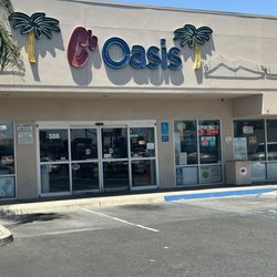 Mobil - The entrance to the gas station on Shaw and Fresno Street