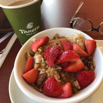 Panera Bread - Oatmeal with strawberries and pecans - Sandwiches Near Me - Las Vegas, Nevada