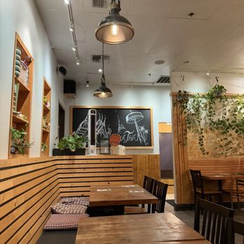 Lanna Thai Restaurant - Thai Near Me - Livermore, California