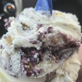 Handel's Ice Cream - Blueberry cobbler in a cup! - Ice Cream & Frozen Yogurt Near Me - Oxnard, California