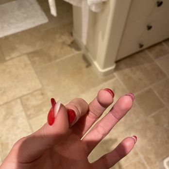 BE Chíc Nails - Peeling right off. It's been 3 days. Gel and acrylic. - Nail Salons Near Me - Bellevue, Washington