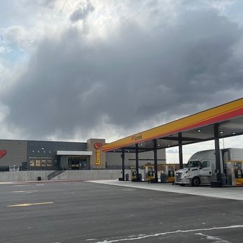 Love's Travel Stop - Gas Stations Near Me - Carlin, Nevada
