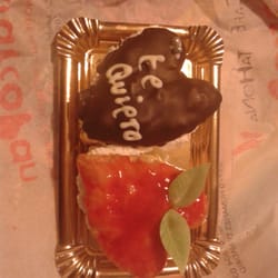 Alarcopan Pastetahona - Corazones de nata con chocolate y fresa para enamorados