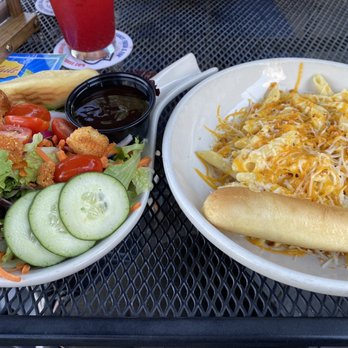Clive's Roadhouse - Mac and cheese with side salad - Barbeque Near Me - Champlin, Minnesota