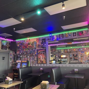 Bit Burger Knox - Inside seating - Burgers Near Me - Knoxville, Tennessee