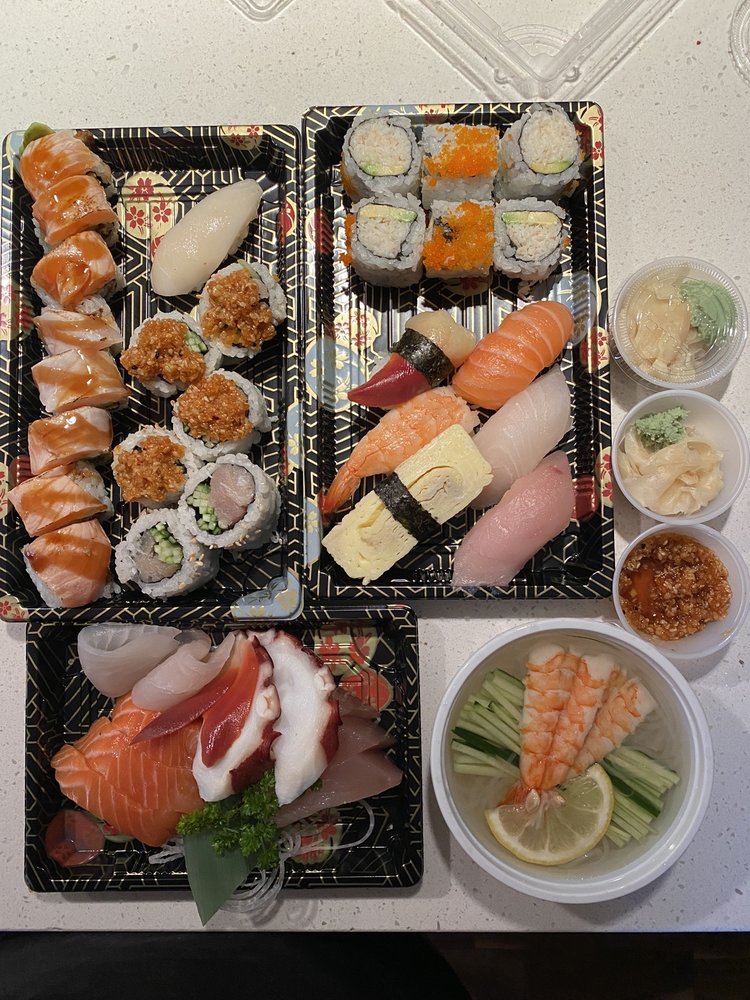 Momo Yama Sushi Japanese Cuisine 56 Photos Reviews Japanese 3919 Richmond Road Sw Calgary Ab Restaurant Reviews Phone Number