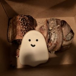 Sevens - Ghost cookie, seasonal bun: maple, sausage roll
