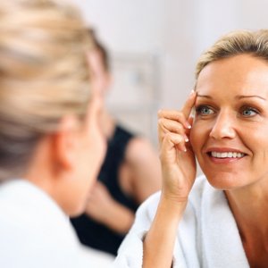 Bellvs Aesthetic And Weight Loss Center Logo