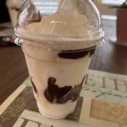 Ice Cream Please - Vanilla hot fudge pleaser