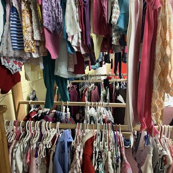 Kit 'N Kaboodle Thrift - Thrift Stores Near Me - Claremont, New Hampshire Kit 'N Kaboodle Thrift - Thrift Stores Near Me - Claremont, New Hampshire