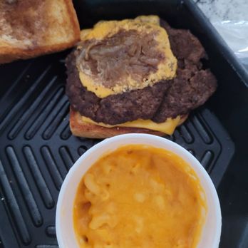 HUDDLE HOUSE - Updated May 2024 - 89 Photos & 93 Reviews - 473