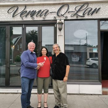 Verna-Q-Lar Cocktail Lounge - ows three people standing in front of a building - Lounges Near Me - Windsor, Ontario Verna-Q-Lar Cocktail Lounge - ows three people standing in front of a building - Lounges Near Me - Windsor, Ontario