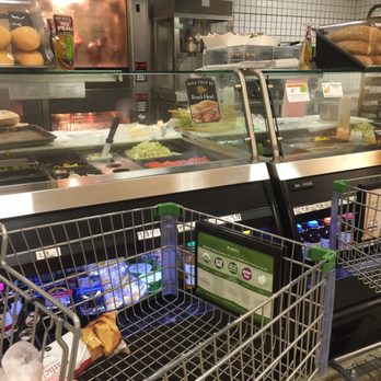 Publix - a shopping cart in a grocery store - Grocery Near Me - Boynton Beach, Florida
