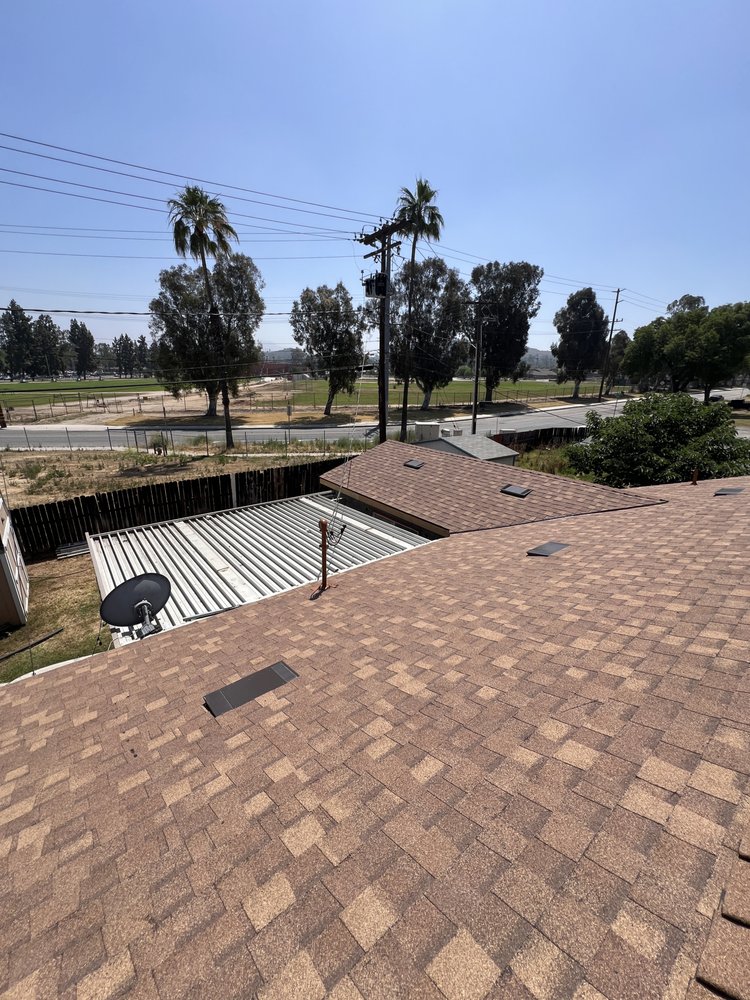 Slide of J & R Elite Roofing