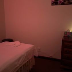 Nana Acupressure - Relaxing tranquil room