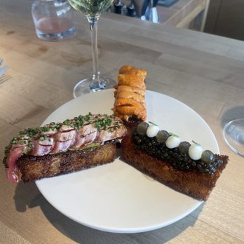 Miro Kaimuki - Brioche (uni, toro, caviar) - Asian Fusion Near Me - Honolulu, Hawaii