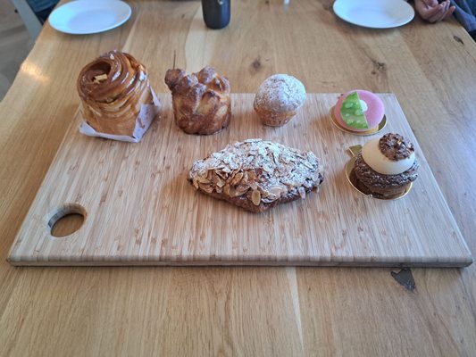 GoodSide Pastry House by null