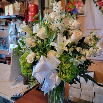 Raquels Florist - Florists Near Me - Sacramento, California Raquels Florist - Florists Near Me - Sacramento, California