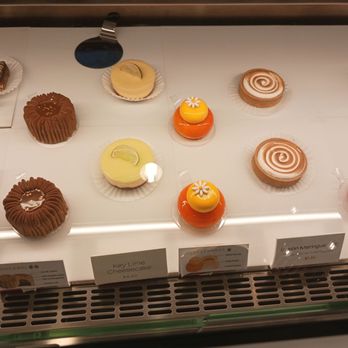 Le Macaron French Pastries - Macarons Near Me - La Jolla, California