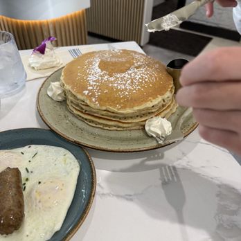 Berries & Bubbles Daytime Cafe - Pancakes - Breakfast & Brunch Near Me - Rochester, Minnesota