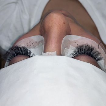 Fluff lash bar - Stunning 3-d set in D-Curl - Eyelash Service Near Me - Richmond hill, New York