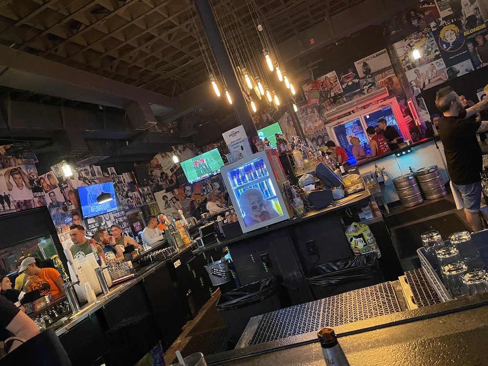 DISTRICT DIVE Updated October 2024 19 Photos & 23 Reviews 2401 E