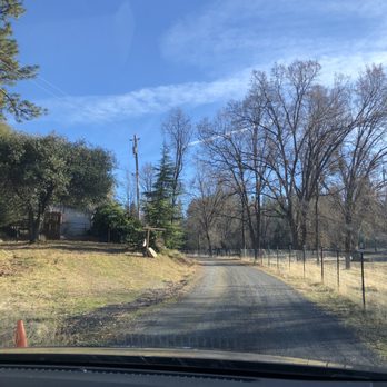 Yosemite Cellars - One lane road. - Wine Tasting Room Near Me - Groveland, California