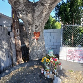Original Tommy's - This is the memorial that was created with love with grief the only place we could go to feel some closeness. - Burgers Near Me - Tujunga, California Original Tommy's - This is the memorial that was created with love with grief the only place we could go to feel some closeness. - Burgers Near Me - Tujunga, California