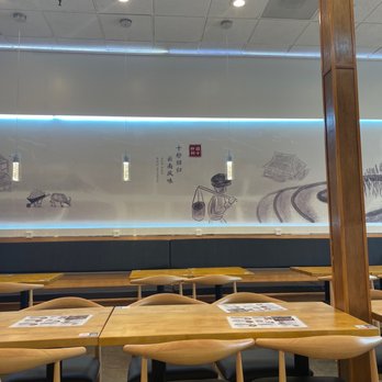 Ten Seconds Yunnan Rice Noodle - Large seating area - Noodles Near Me - Beaverton, Oregon