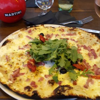 Les Berges - Pizza Near Me - Lyon, 69
