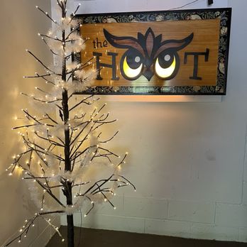 The Hoot - Fun little entry way. - Bars Near Me - Columbia, South Carolina