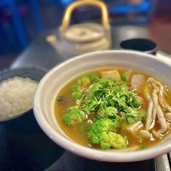 Red Bowl Szechuan - Beef bowl