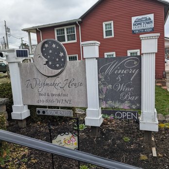 Wishmaker House Bed and Breakfast - Bed & Breakfast Near Me - Bellville, Ohio