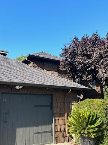 Slide of Zaguilan Roofing Service