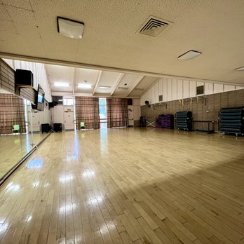 Crowell Family YMCA - Huge classroom!! - Gyms Near Me - South Pasadena, California Crowell Family YMCA - Huge classroom!! - Gyms Near Me - South Pasadena, California