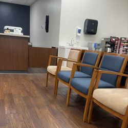 SSM Health St. Anthony Hospital - Midwest - Waiting room 2